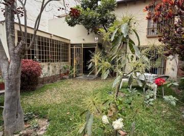 Casa · 300m² · 3 Dormitorios · 1 Estacionamiento · Vendo Linda Casa en Calle Carzou N 1, San Borja