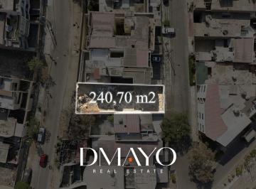 Terreno / Lote · 240m² · Venta Terreno en Las Praderas de La Molina | 240 m² Parám 3 Pisos y Azotea