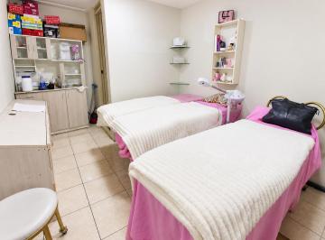 Local comercial , Arequipa · ¡Traspaso de Salón de Belleza en Pleno Funcionamiento!