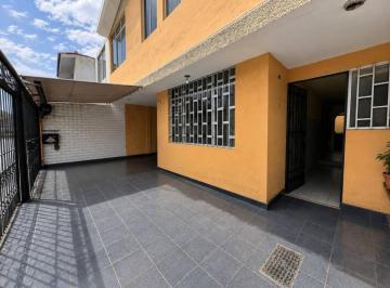 Casa de 6 habitaciones, Lima · En Venta: Amplia Casa con Gran Potencial de Transformación en San Borja