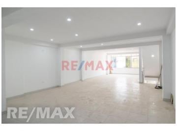 Local comercial · 94m² · 1 Dormitorio · ¡Se Alquila Amplio Local Comercial en 2do Piso - Av Mariategui - San Juan de Lurigancho!
