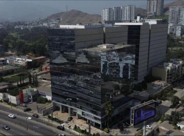 Oficina comercial , Lima · Oficina Corporativa de 275 m² Implementada con Divisiones en Santiago de Surco