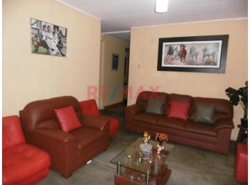 Departamento de 4 habitaciones, Lima · Departamento con Potencial de Inversión en Venta - Cerca Al Mega Plaza, Los Olivos