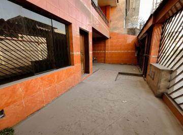 Casa · 534m² · 10 Dormitorios · 1 Estacionamiento · Amplia Casa en Venta o Alquiler en Villa Maria del Triunfo, 534 m²