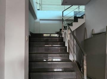 Oficina comercial de 16 habitaciones, Lima · Alquiler de Oficinas/talleres de Confección /areas Corportaivas