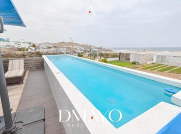 Casa · 266m² · 5 Dormitorios · 6 Estacionamientos · Se Vende Hermosa Casa de Playa con 5 Dorm. en Las Palmeras - Cerro Azul