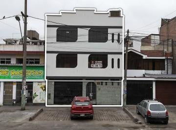 Casa · 615m² · 26 Dormitorios · 3 Estacionamientos · Venta de Casa Comercial en Av Santa Rosa, Santa Anita – Ideal Inversionistas