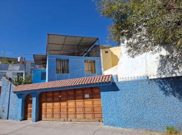 Casa de 3 habitaciones, Arequipa · Casona en Venta Vallecito - Arequipa