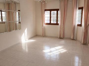 Local comercial , Arequipa · Alquiler de Casa con 6 Ambientes a 3 Min de Av Bolognesi
