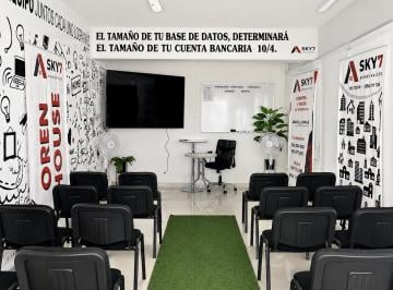 Local comercial , Arequipa · Oficinas en La Av Ejercito / Al Frente de La Clinica Arequipa