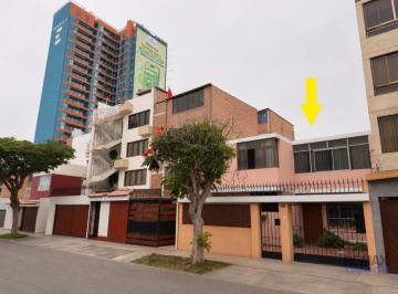 Casa · 160m² · 5 Dormitorios · 1 Estacionamiento · Venta de Casa Como Terreno Frente a Plaza San Miguel