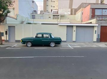 Casa · 250m² · 6 Dormitorios · 1 Estacionamiento · Alquiler de Casa en Miraflores