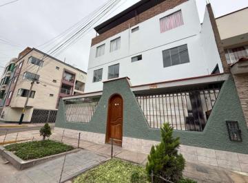 Departamento de 3 habitaciones, Lima · Departamento Amplio 3 Habitaciones en Alquiler – Santa Rosita
