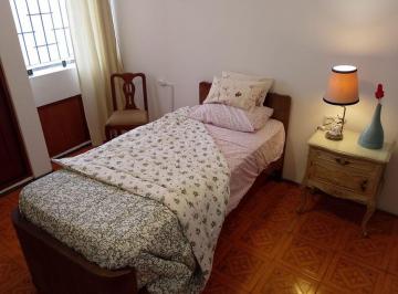 Habitación de 1 habitación, Lima · Alquilo Amplia Habitación en Calle Alcanfores – Miraflores (Muy Cerca a Larcomar)