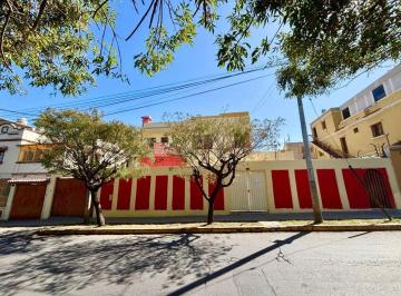Casa de 5 habitaciones, Arequipa · Venta de Amplia Casa - Vallecito