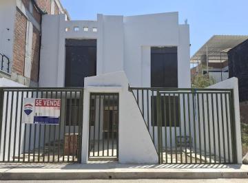 Casa · 230ha · 6 Dormitorios · 2 Estacionamientos · Ocasión Casa en Venta Urb. Miraflores Country Club Calle Las Bromelias Mza2 Lote 12 Etapa 7 A. T 163 m²