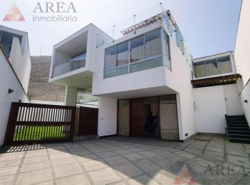 Casa · 381m² · 4 Dormitorios · 4 Estacionamientos · Casa en Condominio | Jardín con Parrilla | Terraza