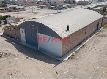 Local comercial · 400m² · Local en Venta 400 m² en Urb. La Parada (Q. Rojas)