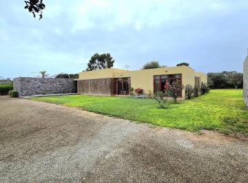 Casa · 3000m² · 3 Dormitorios · 4 Estacionamientos · Venta - Casa de Campo - Exclusiva Oportunidad en Chilca – Fundo Los Tilos en un Oasis de Paz (3,000 m