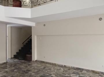 Casa · 4 Dormitorios · 1 Estacionamiento · Casa - Los Geranios
