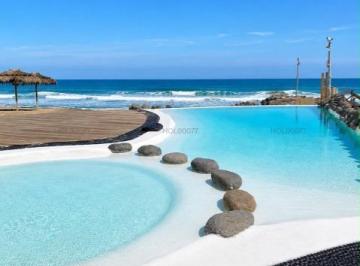 Casa de playa · 285m² · 4 Dormitorios · 2 Estacionamientos · Venta Moderna Casa Playa La Escondida Km 35