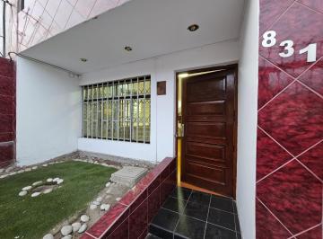 Casa · 313m² · 7 Dormitorios · Casa de 3 Pisos en Alquiler Para Empresas, Oficinas o Vivienda en Excelente Ubicación de San Juan de