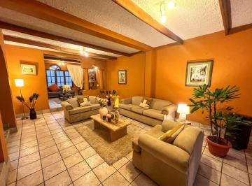 Casa · 427m² · 4 Dormitorios · 4 Estacionamientos · Venta de Casa en El Sol de La Molina