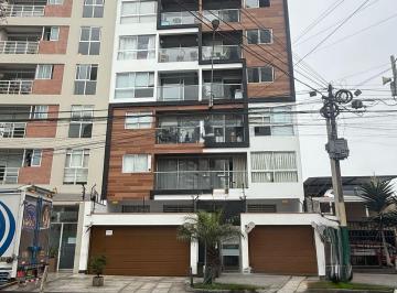 Departamento de 3 habitaciones, Lima · Departamento con Vista Exterior.