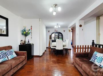 Casa · 280m² · 6 Dormitorios · 1 Estacionamiento · Venta Casa 3 Pisos At 160 m² Ac 280 m² San Joaquin - Bellavista