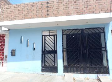 Casa · 120m² · 2 Dormitorios · 1 Estacionamiento · Casa a La Venta en Santa Rosa