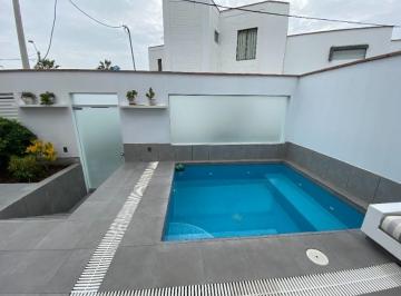 Casa · 240m² · 5 Dormitorios · 1 Estacionamiento · Vendo y Alquilo Linda Casa de Playa en Calle El Delfín de Bujama Km 92.5 Asia 2da Fila, Vista Al Mar