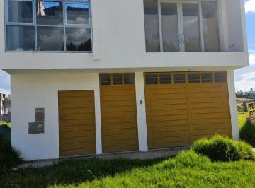 Casa · 220m² · 5 Dormitorios · Casa en Venta