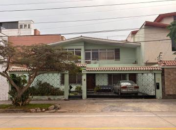 Casa de 5 habitaciones, Lima · Excelente Ubicación Para Vivienda o Negocio!