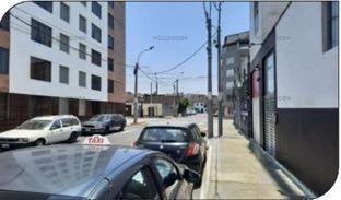 Oficina comercial · 164m² · 8 Dormitorios · 2 Estacionamientos · Vendo Linda Casa Para Oficina en Calle Vicente Espantoso N 15x, Chorrillos