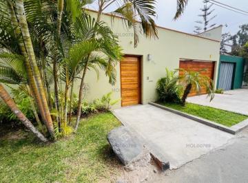 Casa · 237m² · 3 Dormitorios · 4 Estacionamientos · Muy Buena Casa en Venta Casa Sol de La Molina Etapa 1 - Amplio Jardin