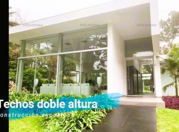 Casa · 3500m² · 4 Dormitorios · 6 Estacionamientos · Vendo Linda Casa en Calle Las Tortolas N 20x, Urb. La Pradera, La Molina.
