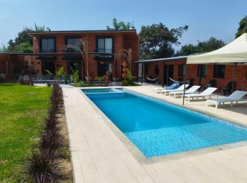 Casa de campo de 4 habitaciones, Cañete · Estrena Una Casa Ecológica en Asia! Piscina, Jacuzzi, 5 Dorm. y Lista Para Disfrutar