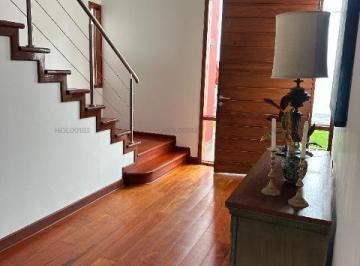 Casa · 440m² · 4 Dormitorios · 3 Estacionamientos · Casa Alquiler La Encantada de Villa con Piscina