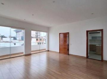 Departamento de 3 habitaciones, Lima · Amplio Flat en Venta