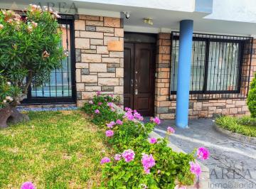Departamento · 180m² · 3 Dormitorios · 1 Estacionamiento · Flat Primer Piso con Salida a Calle | a Una Cuadra del Ovalo Gutierrez | Sala de Estar Estudio