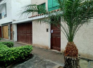 Casa · 233m² · 4 Dormitorios · Venta Casa de 300 m² con Amplio Jardín en La Perla!