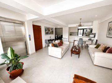 Departamento de 3 habitaciones, Lima · Departamento a La Venta en Surco – 138 m², 3 Dorm., Ascensor Directo y Balcón
