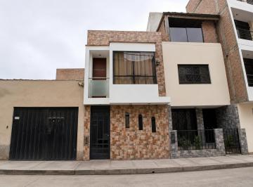 Casa de 4 habitaciones, Callao · ¡Amplia Casa de 2 Pisos + Azotea en San Juan Macías!