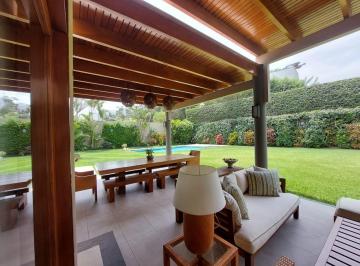 Casa · 450m² · 4 Dormitorios · 4 Estacionamientos · Venta de Casa Exclusiva en Rinconada Baja - La Molina
