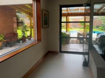 Casa · 350m² · 3 Dormitorios · 4 Estacionamientos · Venta de Casa de un Nivel Zona Camacho - Surco