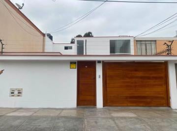 Casa de 3 habitaciones, Lima · Alquilo Moderna Casa en Lima Cercado, Límite con Pueblo Libre