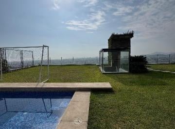 Casa · 1130m² · 4 Dormitorios · 6 Estacionamientos · Vendo Bella Casa en Calle El Arenal N 10x, Urb. Casuarinas, Surco. (Dentro de La Urb Las Casuarinas)