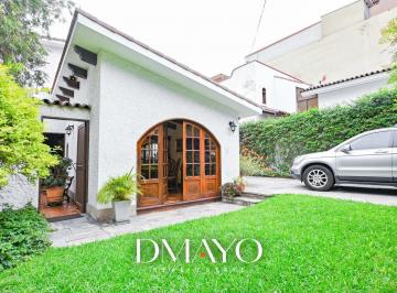 Casa · 172m² · 3 Dormitorios · 2 Estacionamientos · Venta Casa Frente a Parque Param 4 Pisos Las Gardenias Surco