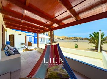 Casa de playa · 410m² · 5 Dormitorios · 4 Estacionamientos · Independiente Papeles en Regla - 1ra Fila 410 m²
