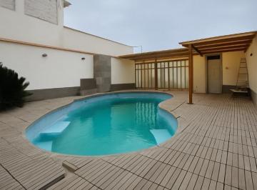Casa · 284m² · 6 Dormitorios · 2 Estacionamientos · Casa en Las Brisas de Villa